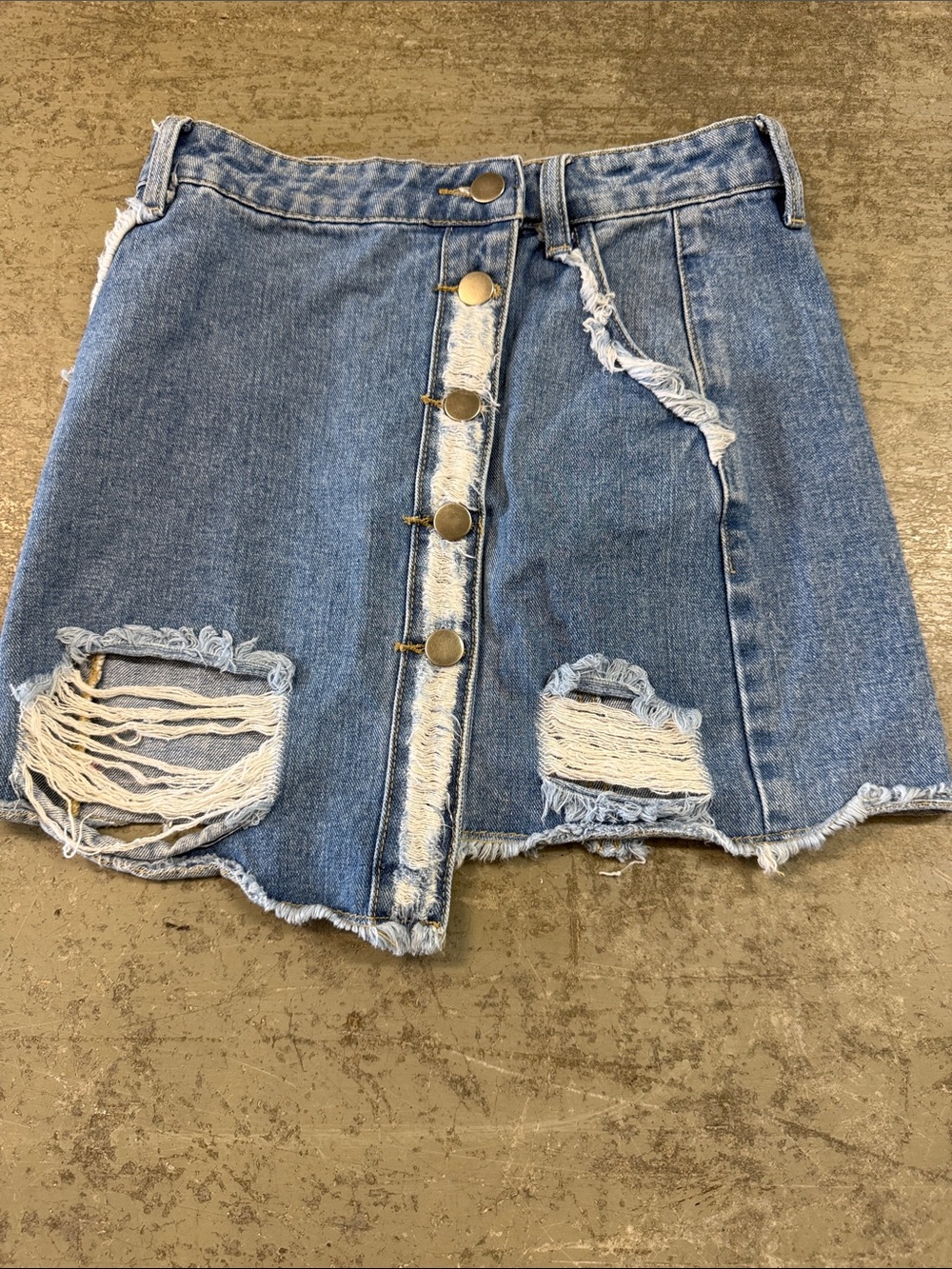 Forever 21 Women's Distressed Button-Front Denim Skirt
